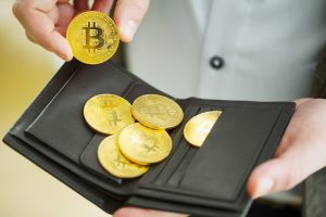 Cómo proteger tus monedas digitales: Wallets, claves privadas y seguridad digital.